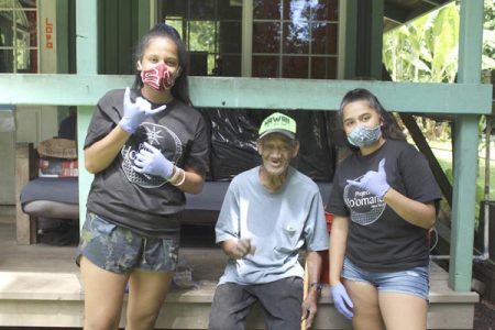 Hana students bring donations to kupuna